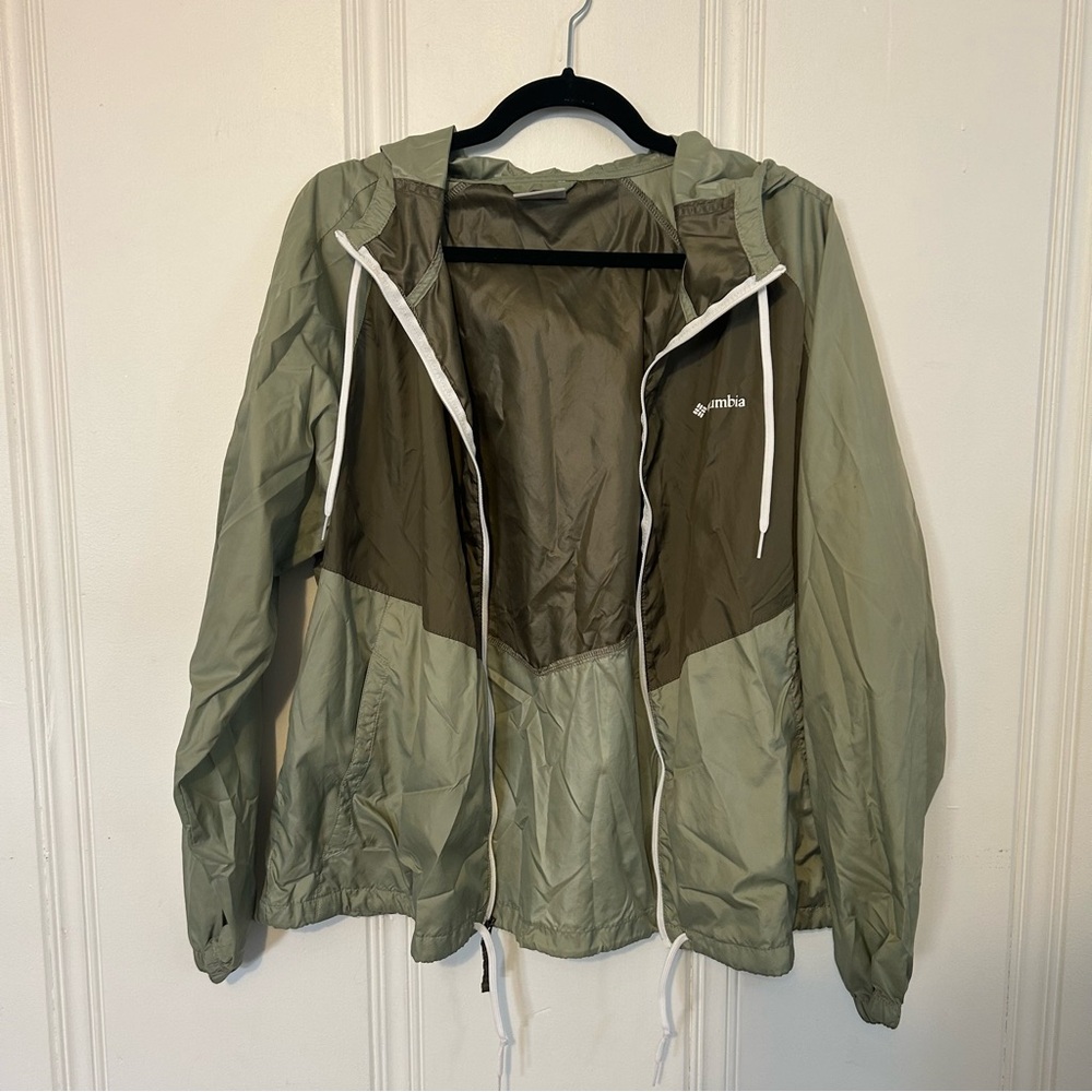 Columbia Olive Green Windbreaker